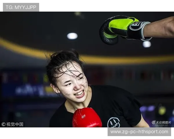 MMA女子冠军强势地面锤击